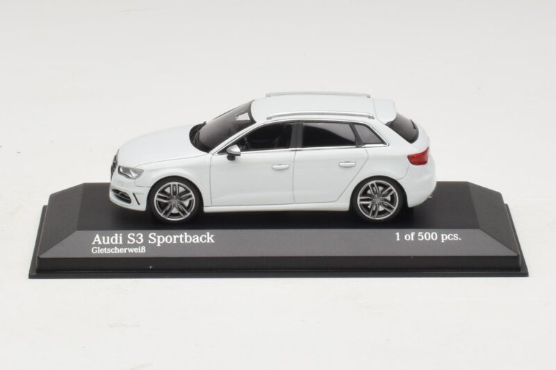 Audi S3 8V Sportback Balts Minichamps 1:43 437013010 Metāls