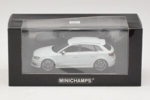 Audi S3 8V Sportback Balts Minichamps 1:43 437013010 Metāls — attēls 4 no 4