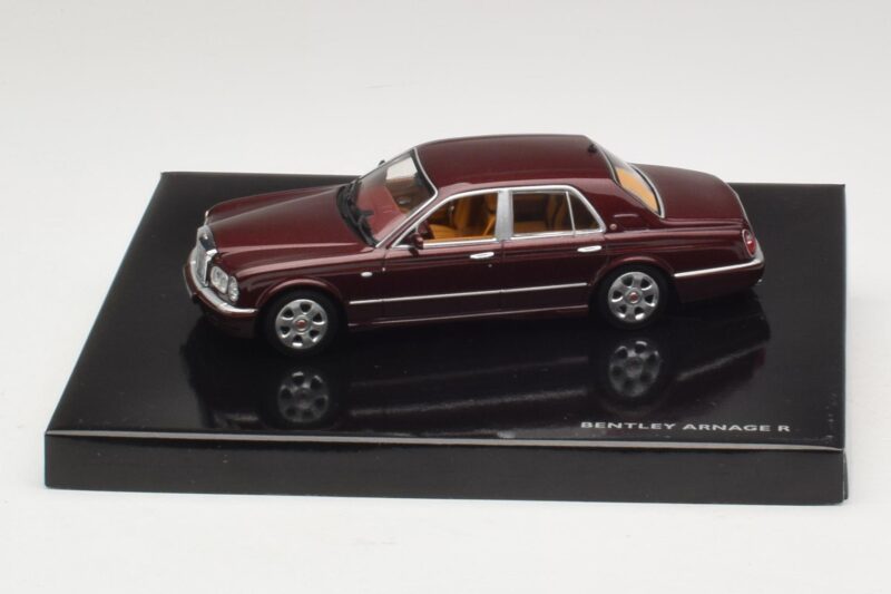Bentley Arnage R Sunset Red Minichamps 1:43 Bentley Arnage R Sunset Red Minichamps 1:43 BL330 Metāls