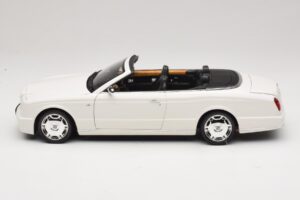 Bentley Azure Glacier White Aizvietojuma Kaste Minichamps 1:18 100139502-R1 Metāls — attēls 4 no 8