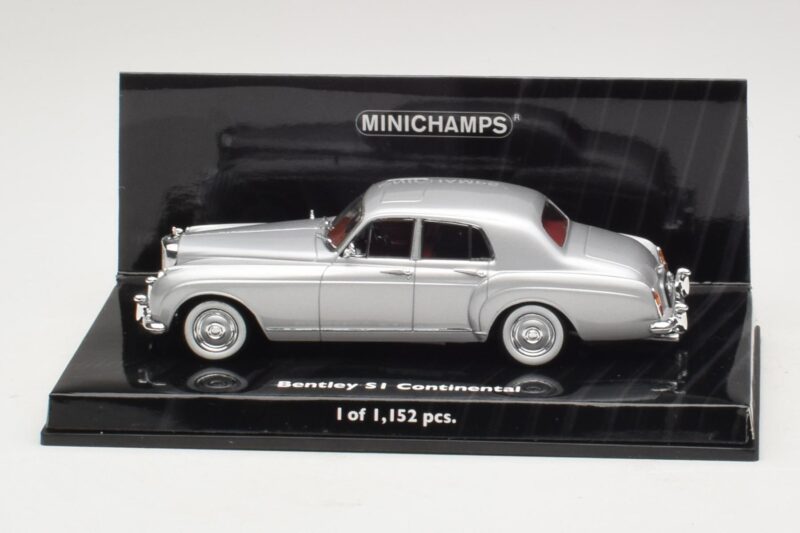Bentley S1 Continental Sudrabs Minichamps 1:43 436139552 Metāls