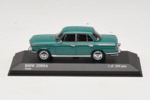 BMW 2000A Zaļš Minichamps 1:43 437023001 Metāls