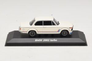 BMW 2002 Turbo Balts Maxichamps 1:43 940022201 Metāls