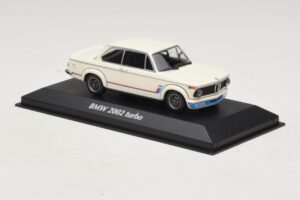 BMW 2002 Turbo Balts Maxichamps 1:43 940022201 Metāls — attēls 3 no 4