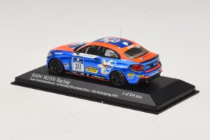 BMW M235i Team Medienkraftwerk #311 Di Martino / Olivo 24 Hours of Nurburgring 2014 Minichamps 1:43 437142411 Metāls — attēls 3 no 4