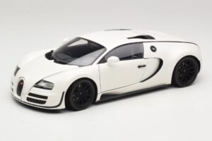 Bugatti Veyron Super Sport Balts Minichamps 1:18 100110844 Metāls