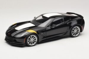 Chevrolet Corvette C7 Grand Sport Melns ar Baltām Joslām AUTOart 1:18 71273 Kompozīts