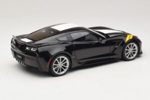 Chevrolet Corvette C7 Grand Sport Melns ar Baltām Joslām AUTOart 1:18 71273 Kompozīts — attēls 3 no 8