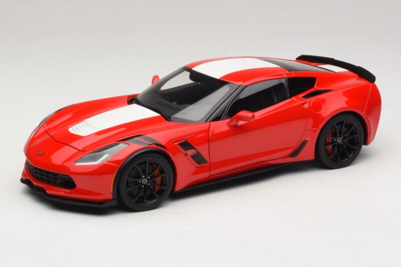 Chevrolet Corvette C7 Grand Sport Sarkans ar Baltām Joslām AUTOart 1:18 71274 Kompozīts