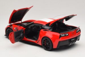 Chevrolet Corvette C7 Grand Sport Sarkans ar Baltām Joslām AUTOart 1:18 71274 Kompozīts — attēls 5 no 8