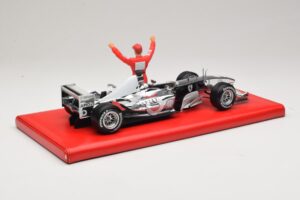 Ferrari F2004 #1 M. Schumacher Six Time World Champion 2004 Hroms Sudrabs Hot Wheels 1:18 C7332 Metāls — attēls 2 no 6