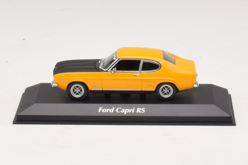 Ford Capri Mk1 RS Dzeltens ar Melnu Motora Pārsegu Maxichamps 1:43 940085800 Metāls