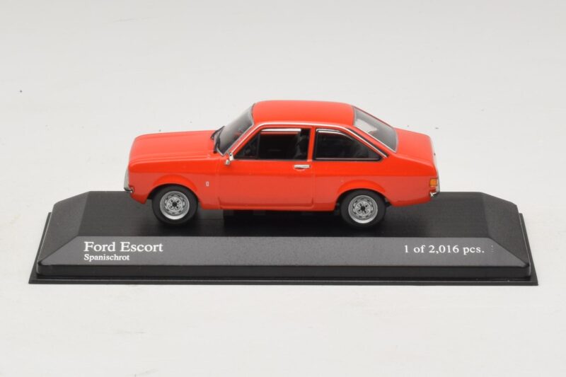 Ford Escort Mk2 Spanish Red Minichamps 1:43 Ford Escort Mk2 Spanish Red Minichamps 1:43 400084100 Metāls