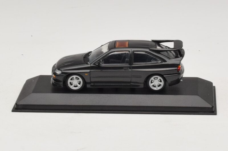 Ford Escort RS Cosworth Melns Metālisks Minichamps 1:43 Ford Escort RS Cosworth Melns Metālisks Minichamps 1:43 430082106 Metāls