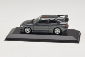 Ford Escort RS Cosworth Tumši Zaļš Metālisks Minichamps 1:43 430086300 Metāls
