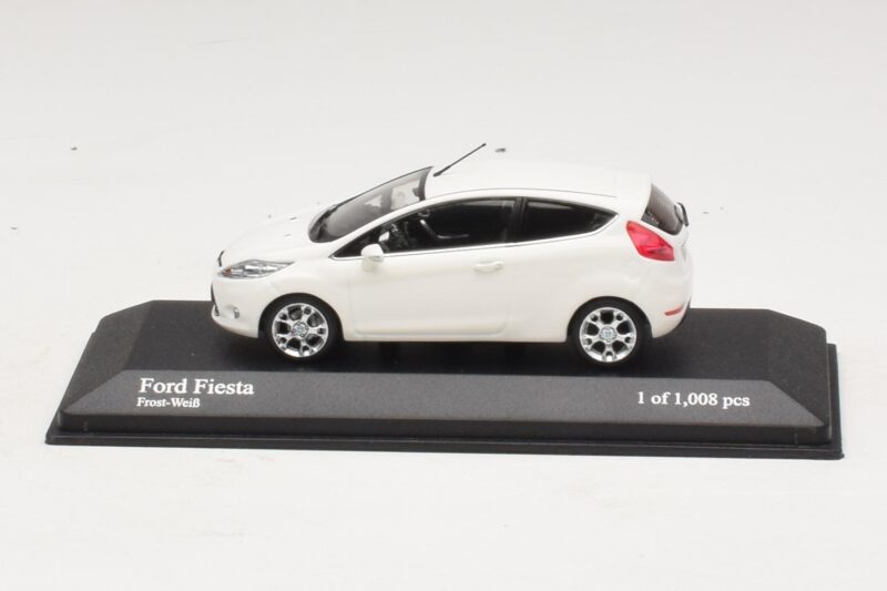 Ford Fiesta Mk6 Balts Minichamps 1:43 Ford Fiesta Mk6 Balts Minichamps 1:43 400088002 Metāls