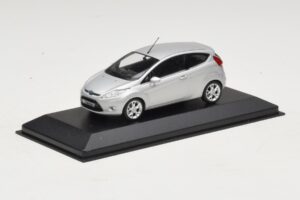 Ford Fiesta Mk7 Moondust Silver Metallic Minichamps 1:43 403088003 Metāls — attēls 2 no 4