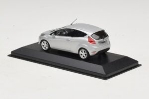 Ford Fiesta Mk7 Moondust Silver Metallic Minichamps 1:43 403088003 Metāls — attēls 3 no 4
