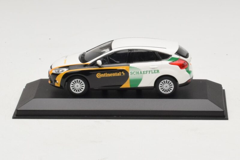 Ford Focus Benzīna Tehnoloģiju Automašīna Continental Schaeffler Aizvietojošā Kaste Minichamps 1:43 Ford Focus Benzīna Tehnoloģiju Automašīna Continental Schaeffler Aizvietojošā Kaste Minichamps 1:43 AB65A-R1 Metāls