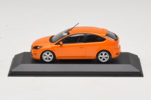 Ford Focus ST Mk2 Electric Orange Minichamps 1:43 400087302 Metāls
