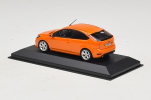 Ford Focus ST Mk2 Electric Orange Minichamps 1:43 400087302 Metāls — attēls 3 no 4