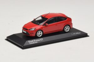 Ford Focus ST Mk2 Sarkans Minichamps 1:43 400087301 Metāls — attēls 2 no 4