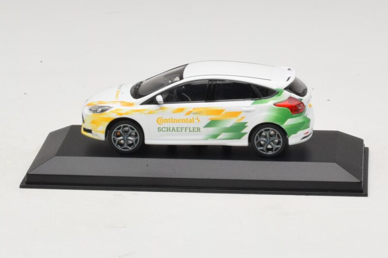 Ford Focus Tehnoloģiju Automašīna GTC Continental Schaeffler Minichamps 1:43 Ford Focus Tehnoloģiju Automašīna GTC Continental Schaeffler Minichamps 1:43 SCHAEFFLER001 Metāls