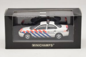 Ford Mondeo Mk1 Sedans Policija Minichamps 1:43 433082091 Metāls — attēls 4 no 4