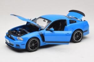 Ford Mustang Boss 302 S197 Zils Shelby Collectibles 1:18 25414S Metāls — attēls 2 no 8