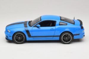Ford Mustang Boss 302 S197 Zils Shelby Collectibles 1:18 25414S Metāls — attēls 4 no 8