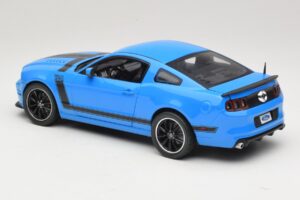 Ford Mustang Boss 302 S197 Zils Shelby Collectibles 1:18 25414S Metāls — attēls 7 no 8