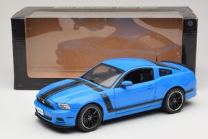 Ford Mustang Boss 302 S197 Zils Shelby Collectibles 1:18 25414S Metāls — attēls 8 no 8