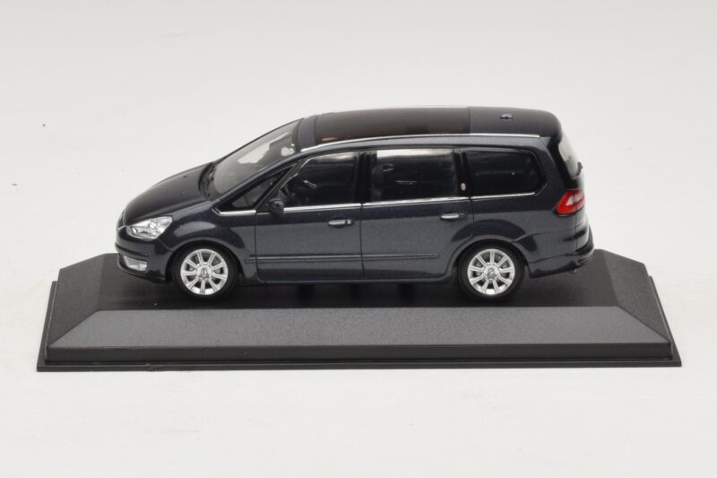 Ford S-Max Dark Grey Metallic Minichamps 1:43 400085400-P1 Metāls