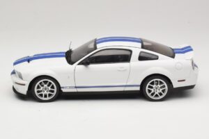 Ford Shelby Cobra GT500 Concept Balts ar Zilu Joslu AUTOart 1:18 73052 Metāls — attēls 4 no 8