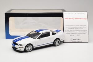 Ford Shelby Cobra GT500 Concept Balts ar Zilu Joslu AUTOart 1:18 73052 Metāls — attēls 8 no 8