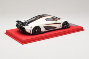 Koenigsegg Regera Balts ar Melnu Karbonu FrontiArt 1:18 REMC043 Sveķi — attēls 2 no 7