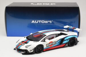 Lamborghini Aventador LB Works Martini Livery AUTOart 1:18 79185 Kompozīts — attēls 8 no 8