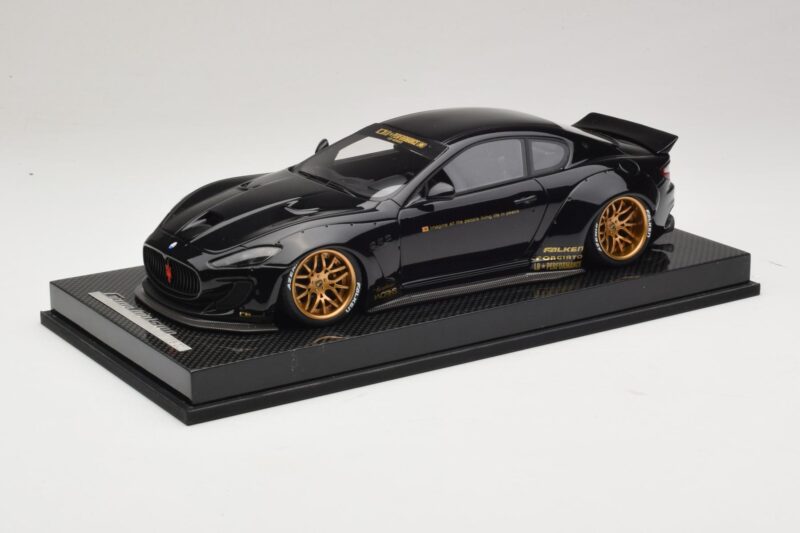 Maserati GranTurismo Liberty Walk Melns ar Zeltainiem Diskiem AB Models 1:18 MAS-LB08-C Sveķi