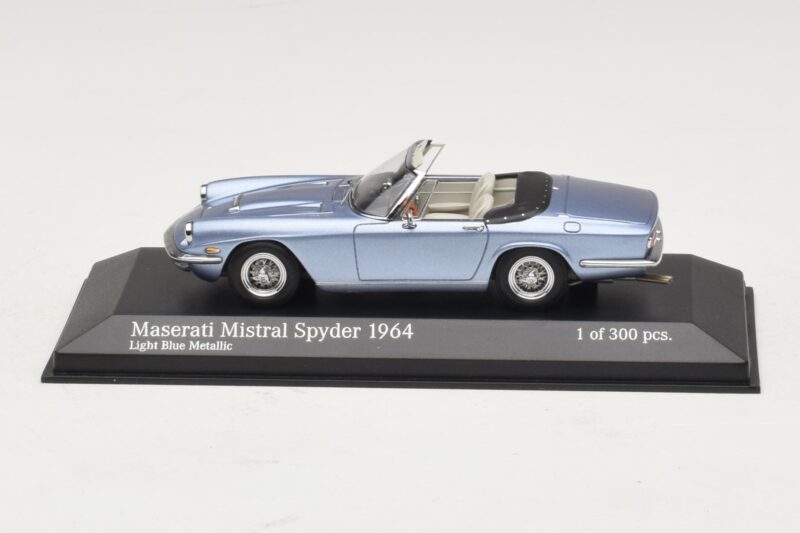 Maserati Mistral Spyder Light Blue Metallic Minichamps 1:43 Maserati Mistral Spyder Light Blue Metallic Minichamps 1:43 437123432 Metāls
