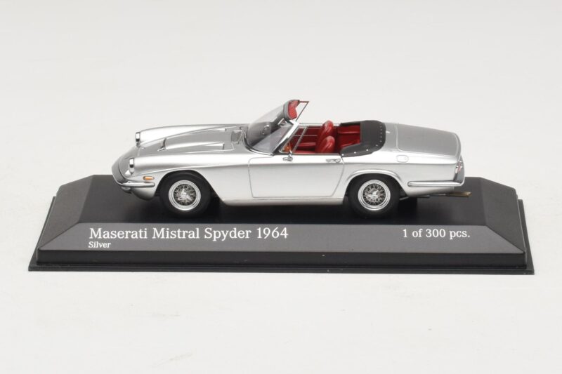 Maserati Mistral Spyder Sudrabs Minichamps 1:43 Maserati Mistral Spyder Sudrabs Minichamps 1:43 437123431 Metāls