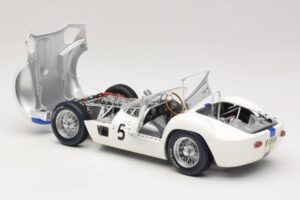 Maserati Tipo 61 #5 S. Moss / D. Gurney Camoradi ADAC 1000km Nurburgring Winner 1960 Minichamps 1:18 100601205 Metāls — attēls 5 no 8