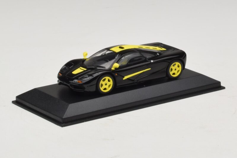 McLaren F1 Melns Ar Dzeltenām Svītrām Minichamps 1:43 MCLAREN004 Metāls