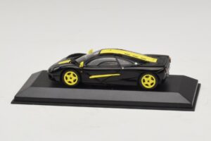 McLaren F1 Melns Ar Dzeltenām Svītrām Minichamps 1:43 MCLAREN004 Metāls — attēls 3 no 4