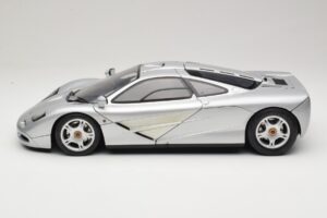 McLaren F1 Sudraba Minichamps 1:12 530133123 Metāls — attēls 4 no 8
