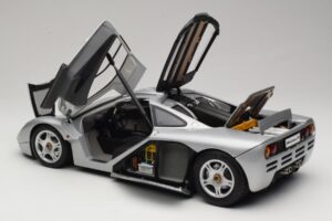 McLaren F1 Sudraba Minichamps 1:12 530133123 Metāls — attēls 5 no 8