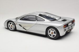 McLaren F1 Sudraba Minichamps 1:12 530133123 Metāls — attēls 7 no 8