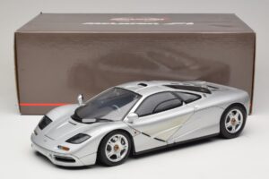 McLaren F1 Sudraba Minichamps 1:12 530133123 Metāls — attēls 8 no 8