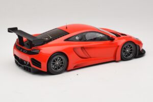 McLaren MP4-12C GT3 Sarkans 2013 Minichamps 1:18 151121392 Metāls — attēls 2 no 6