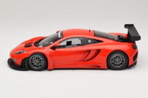 McLaren MP4-12C GT3 Sarkans 2013 Minichamps 1:18 151121392 Metāls — attēls 3 no 6