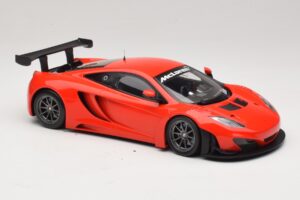 McLaren MP4-12C GT3 Sarkans 2013 Minichamps 1:18 151121392 Metāls — attēls 4 no 6